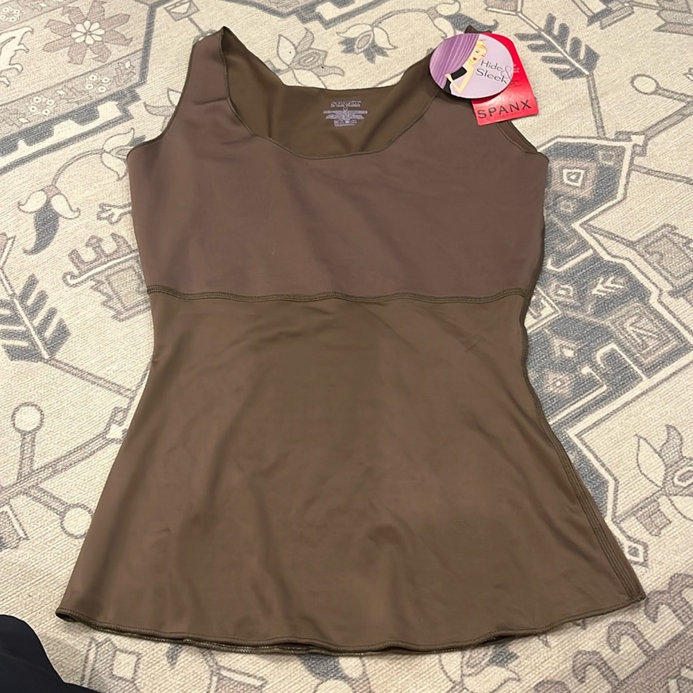 NWT Spanx Hide and Sleek M Cami Latte